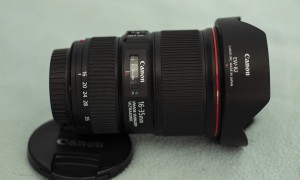 出佳能 EF 16-35mm F4 镜头，基本全新， S900