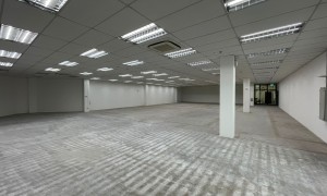 【西部裕廊Jurong】七千尺大平层可用于办公室，运动娱乐或者教育学校的出租 | 超低租金 | 联系夏天87649720预约看房