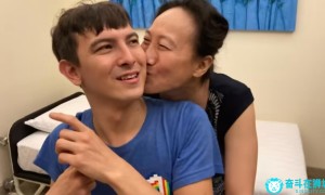 为帮助自闭症儿子找回自我，这位新加坡母亲将儿子独自留在荒岛