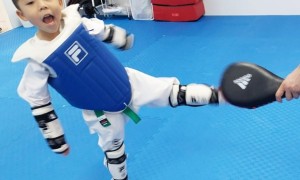 TKD allows kids to see progress thus increases motivation to learn 跆拳道让学徒看到进步，从而提高学习动力