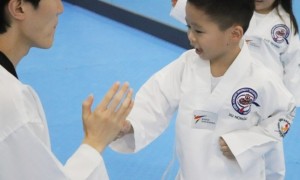 Taekwondo encourages students to take initiative and inspire thinking 跆拳道鼓励学生积极主动，启发思考