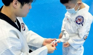KyungheeTKD: snapshots of daily training at "Taekwondo Dojang" 跆拳道道场日常训练快照