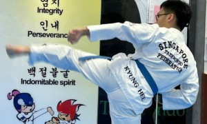TKD uses legs to keep would-be attackers from getting close to you 跆拳道用腿来阻止潜在的攻击者靠近你
