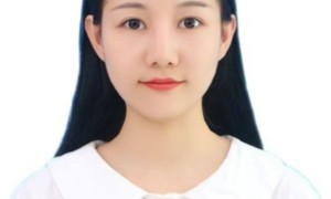 中国人，女，26岁，有中国两年财务会计工作经验，进出口贸易公司，熟悉电脑 …
