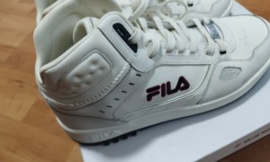 FILA 运动鞋