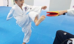 Taekwondo pursues improvements of life thru its unique activities 跆拳道通过其独特的活动追求改善生活