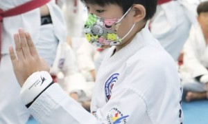 Kyunghee Taekwondo: the "grading test" continues… Kyunghee跆拳道: "分级测试"继续……