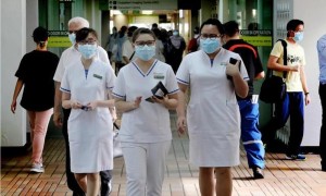 巨额奖金引爆新加坡医疗界，大专毕业生愿意当护士奖励近十万元