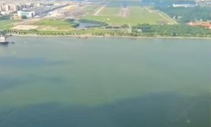 视频|魔幻结合！新加坡机师降落技术和《罗刹海市》撞出迷人魔力！