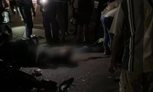 灾难现场：新加坡男女在马来西亚遭遇惨烈车祸，男骑士丧生女伴昏迷
