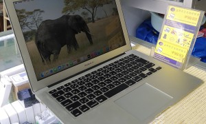 $385– 13.3 inch Macbook Air 2017 i5/8GB /SSD –益群电脑手机维修二手回收买卖